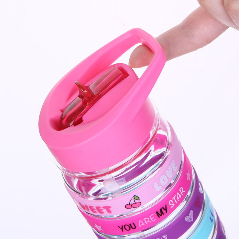 Botella de agua de plástico vibrante de cinco rayas de 500 ml/700 ml
