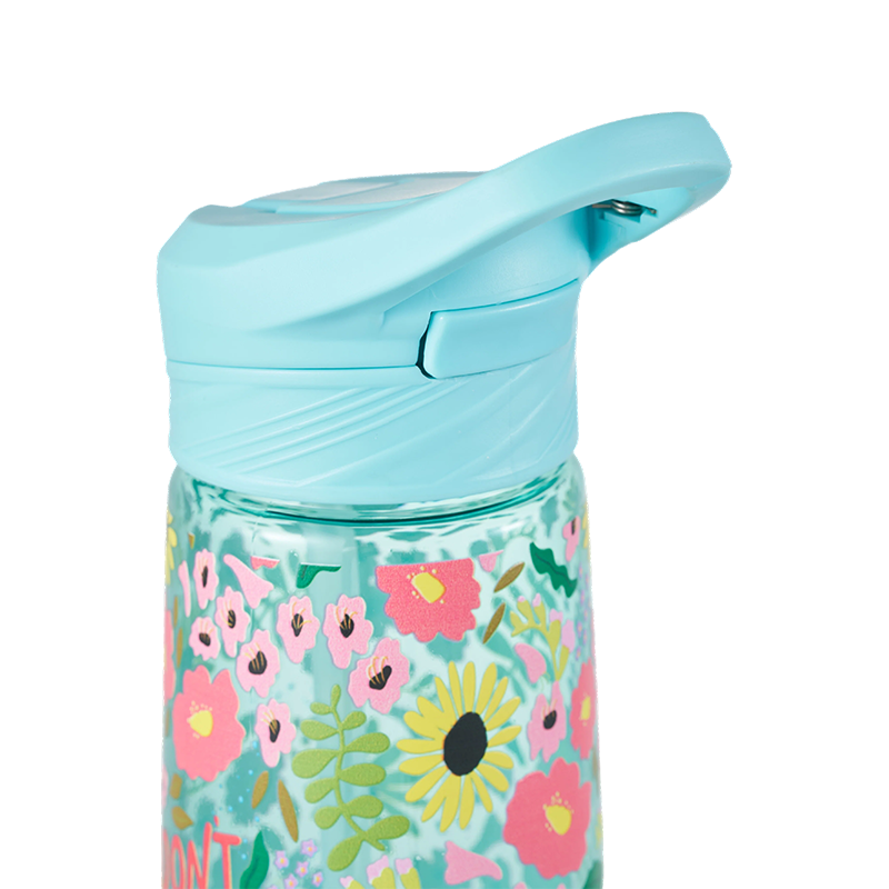 Botella de agua de plástico con tapa abatible de 800 ml