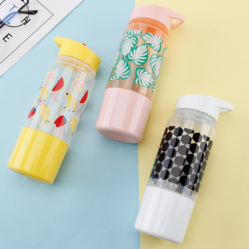 Botella de agua de plástico estilo taza para refrigerios 9688 580 ml