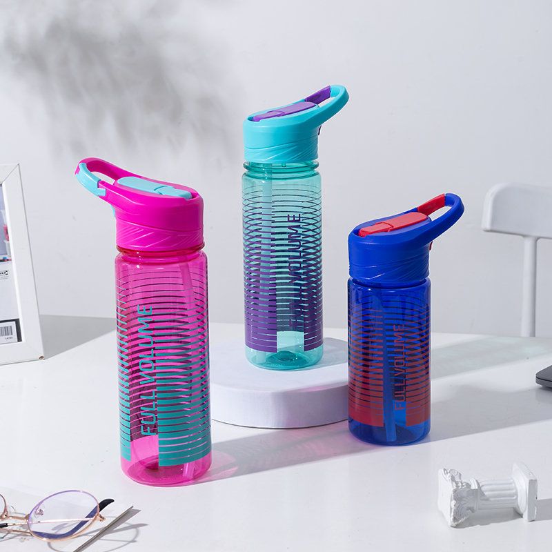 Botella de agua de plástico con tapa de botón DF3937 550 ml/DF3936 750 ml